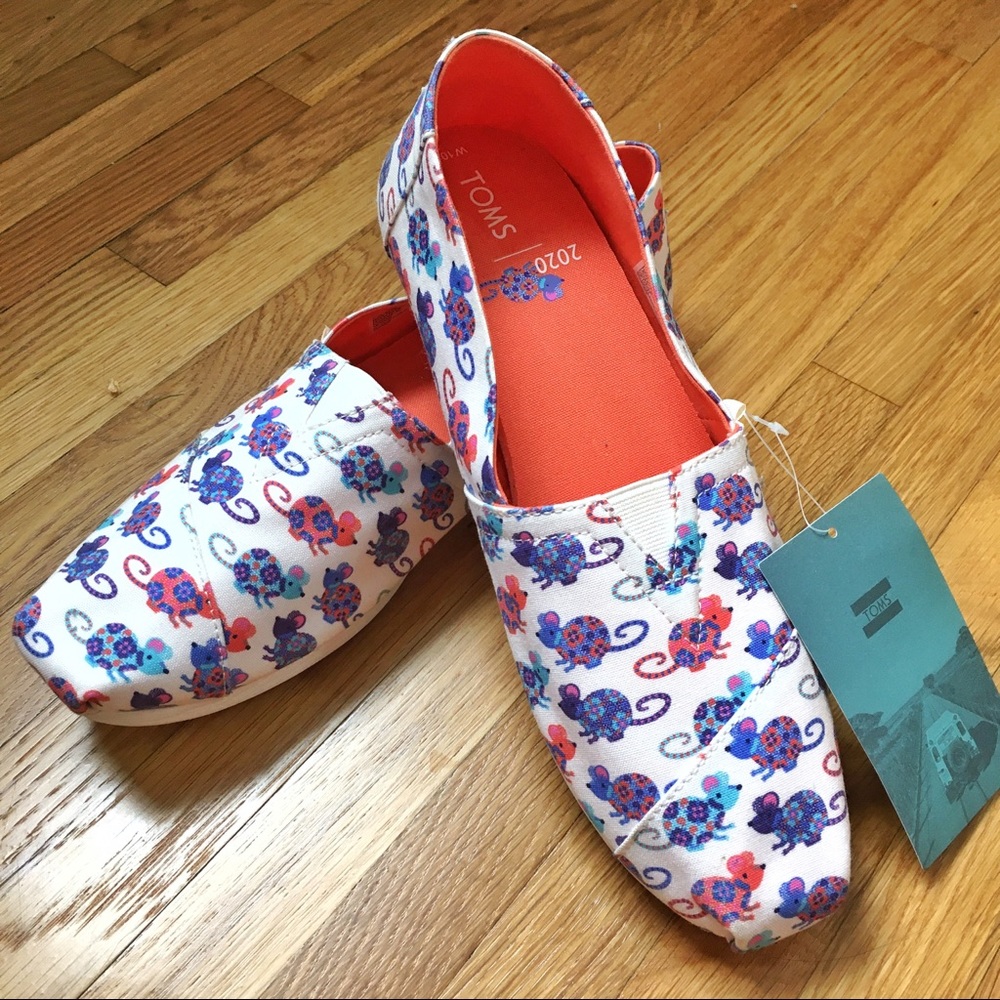 NWT TOMS year of the rat Alpargata